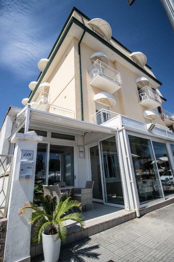 Hotel B&B Sole Сенигаллия Экстерьер фото